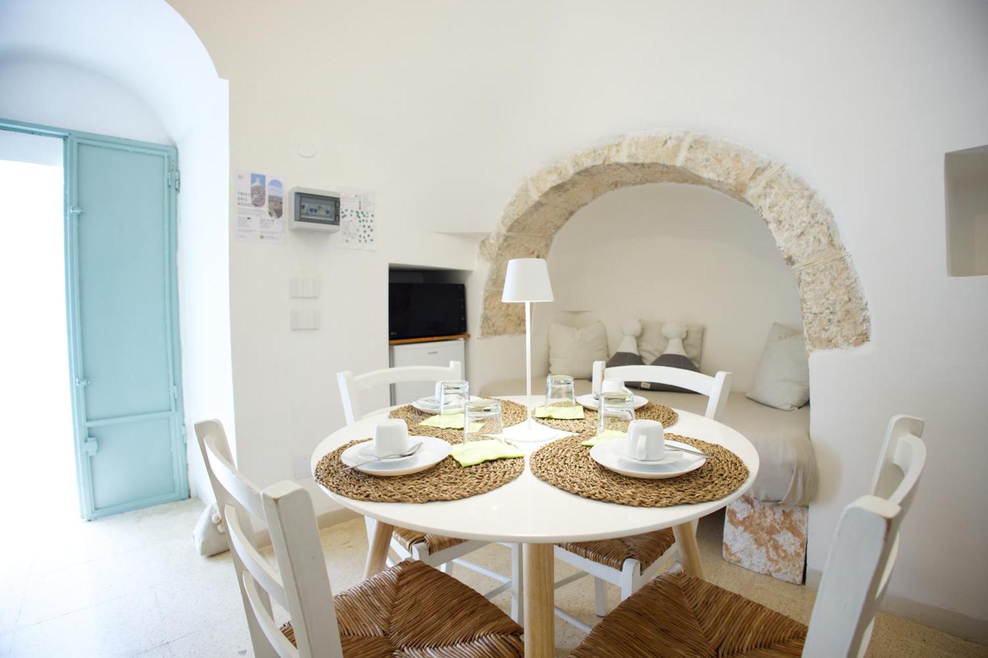 Ad Un Passo Da Cisternino - Trulli Con Foresta, Bici E Barbecue Exterior foto