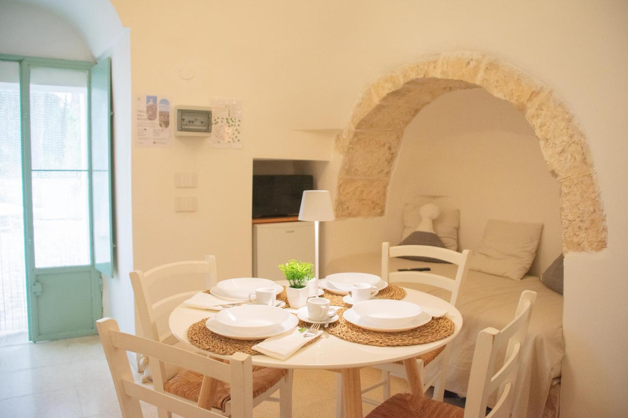 Ad Un Passo Da Cisternino - Trulli Con Foresta, Bici E Barbecue Exterior foto